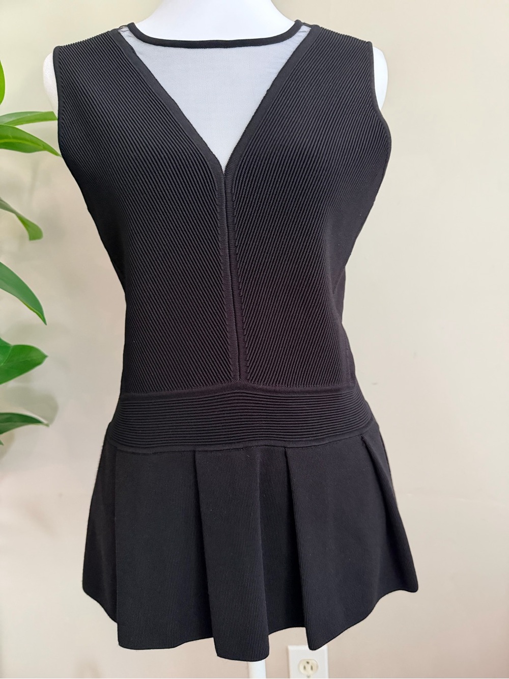 NEW White House Black Market Black Sleeveless Peplum Top with sheer bodice- - Picture 2 of 14